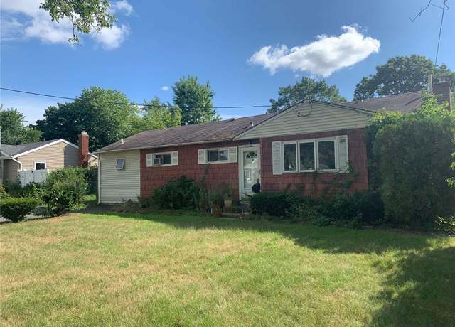 Property at 2617 Kane Ave, Medford, NY 11763, 3 beds, 1 bath