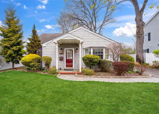 Property at 572 Forest Ave, Massapequa, NY 11758, 4 beds, 3 baths