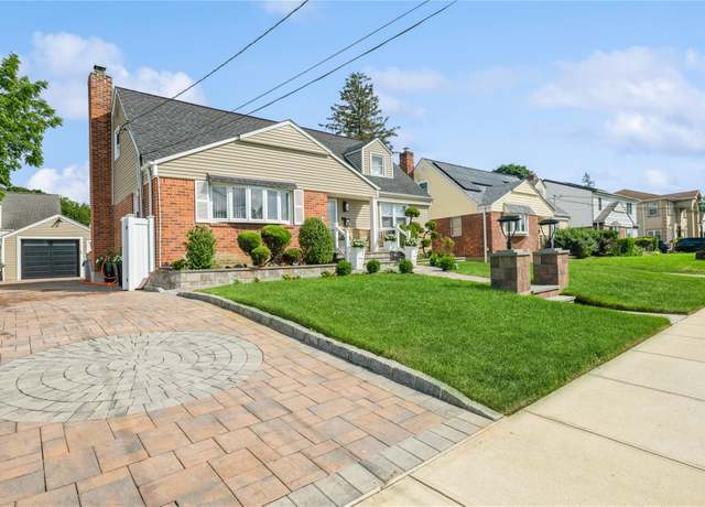 Property at 48 Margaret Dr, Valley Stream, NY 11580, 4 beds, 2 baths