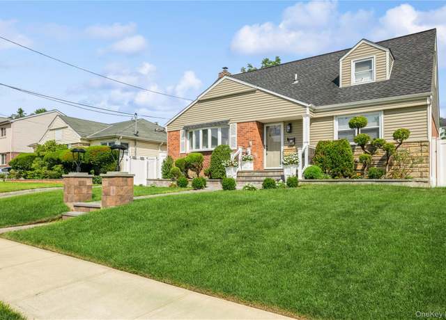 Property at 48 Margaret Dr, Valley Stream, NY 11580, 4 beds, 2 baths