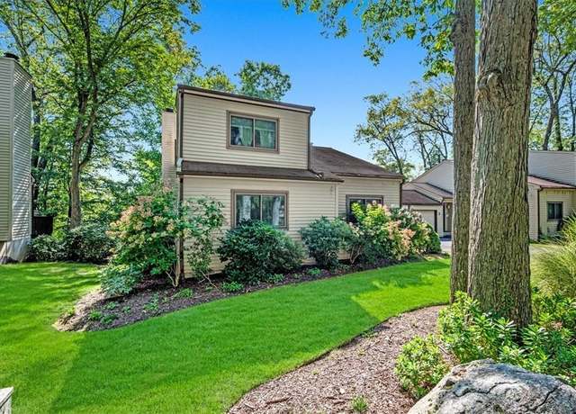 Property at 4 Linden Dr, Highland Mills, NY 10930, 4 beds, 4 baths