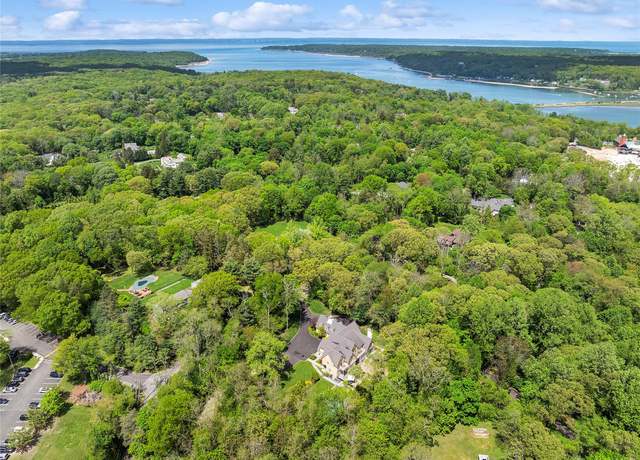 Property at 1608 Stewart Ln, Laurel Hollow, NY 11791, 6 beds, 7.5 baths