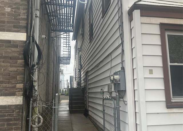 Property at 21 Drake Ave, New Rochelle, NY 10805, 4 beds, 2 baths