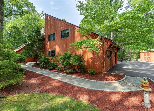 Property at 35 David Rd, Somers, NY 10589, 4 beds, 2.5 baths