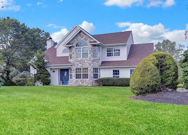 Property at 4 Patty Ann Ct, Port Jefferson Station, NY 11776, 4 beds, 2.5 baths