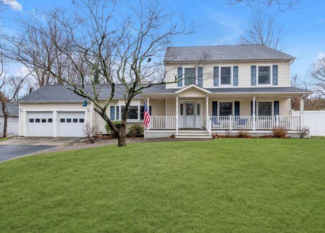 Property at 14 Vine Ln, East Northport, NY 11731, 4 beds, 2 baths