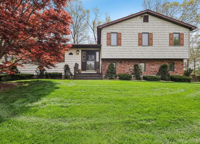 Property at 25 Sasson Ter, Valley Cottage, NY 10989, 4 beds, 2.5 baths