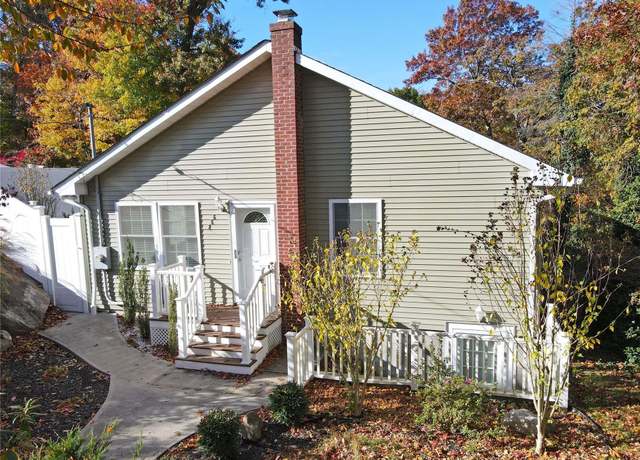 Property at 266 Locust Dr, Rocky Point, NY 11778, 3 beds, 1 bath