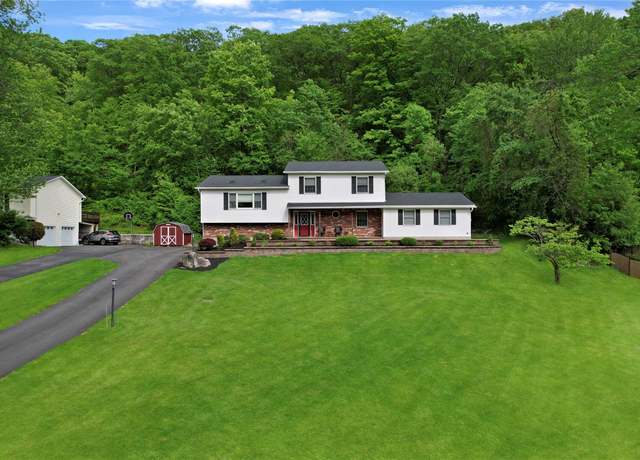 Property at 37 Farview Rd, Hopewell Junction, NY 12533, 5 beds, 3 baths