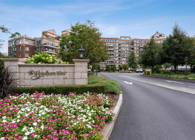 Property at 100 Hilton Ave #901, Garden City, NY 11530, 3 beds, 3.5 baths