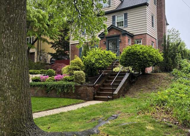 Property at 19346 Mclaughlin Ave, Holliswood, NY 11423, 4 beds, 3.5 baths
