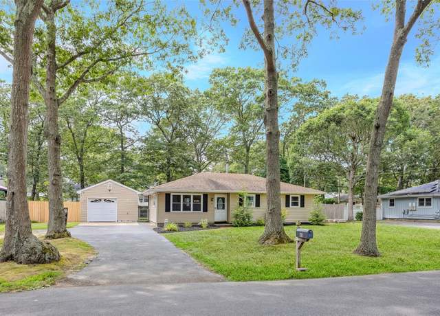 Property at 40 Lafayette, Mastic, NY 11950, 3 beds, 1 bath