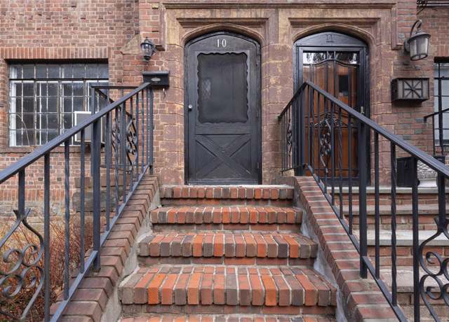 Property at 10 Center Knls, Bronxville, NY 10708, 4 beds, 3 baths