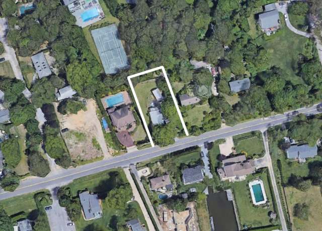Property at 61 Middle Pond Rd, Southampton, NY 11968, 2 beds, 1 bath