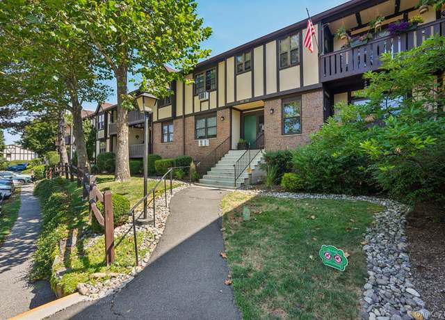 Property at 911 Sierra Vista Ln, Valley Cottage, NY 10989, 1 bed, 1.5 baths