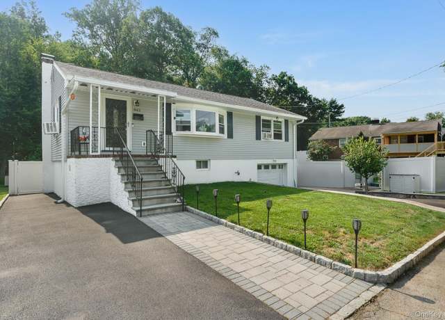 Property at 843 Lyle Ct, Peekskill, NY 10566, 3 beds, 1.5 baths