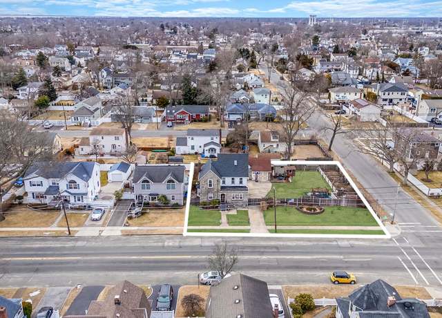 Property at 309 S Broadway, Lindenhurst, NY 11757, 5 beds, 3 baths