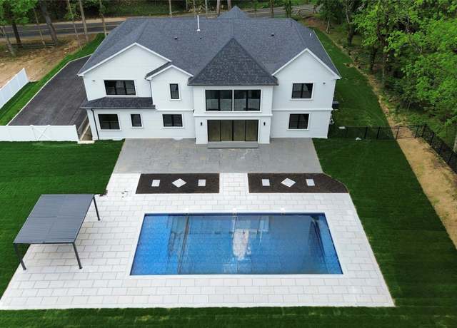 Property at 412 Mill River Rd, Oyster Bay, NY 11771, 6 beds, 6.5 baths