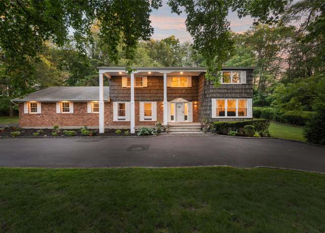 Property at 10 Hunting Hill Rd, Woodbury, NY 11797, 5 beds, 4 baths