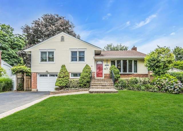 Property at 73 Humphrey Dr, Syosset, NY 11791, 3 beds, 2.5 baths