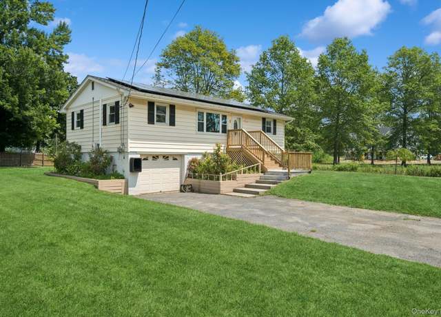 Property at 7 Bigert Dr, New Hampton, NY 10958, 3 beds, 2 baths