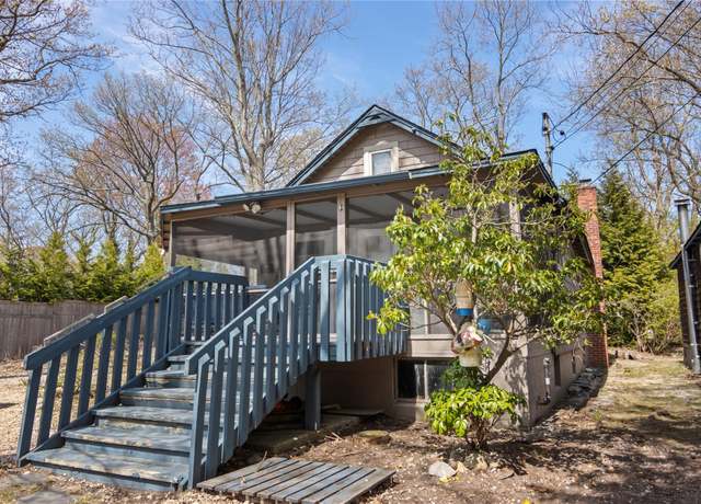 Property at 5 Cedar Ave, East Setauket, NY 11733, 1 bed, 1 bath