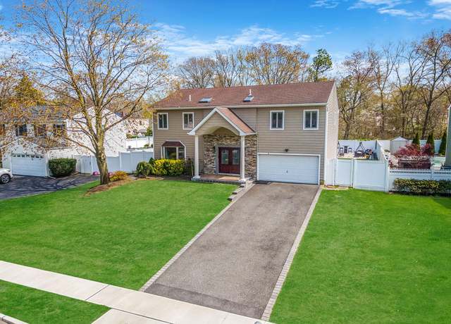 Property at 15 Ponderosa Ln, Nesconset, NY 11767, 4 beds, 2.5 baths