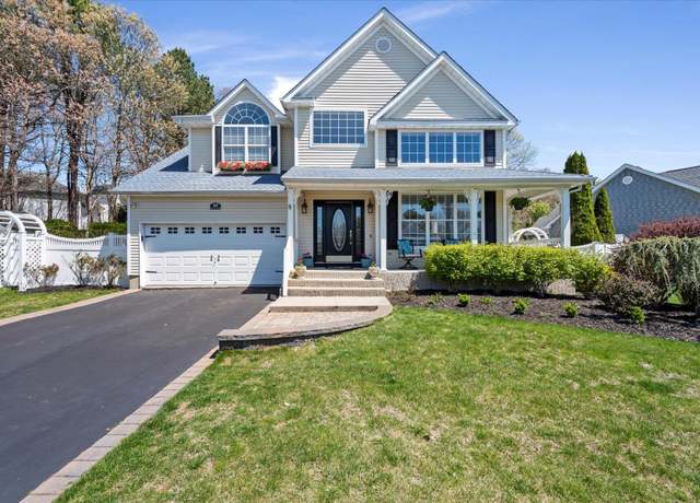 Property at 40 Shadyview Xing, Manorville, NY 11949, 4 beds, 2.5 baths