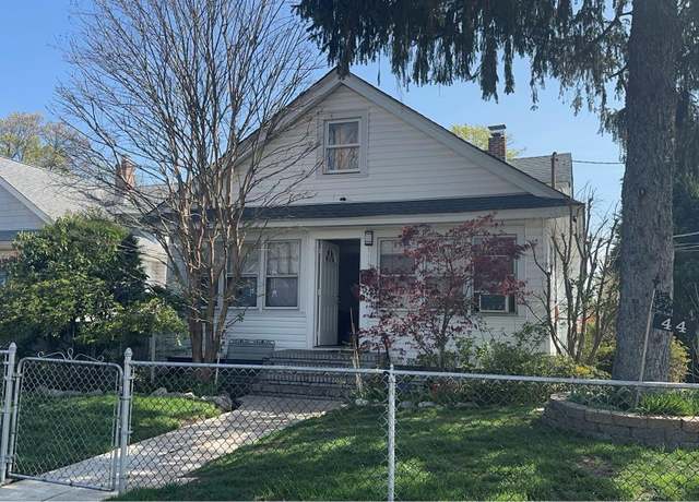 Property at 44 Saint Pauls Rd S, Hempstead, NY 11550, 4 beds, 3 baths