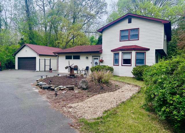 Property at 11 Mooney Pond Rd, Coram, NY 11727, 3 beds, 2 baths