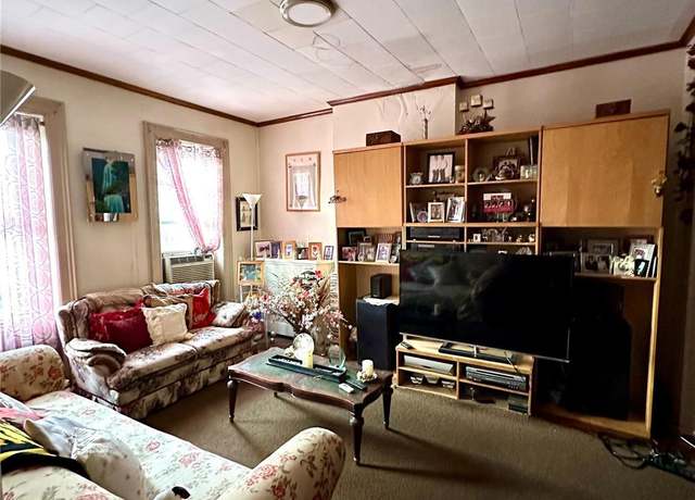 Property at 229 Nichols Ave, Brooklyn, NY 11208, 6 beds