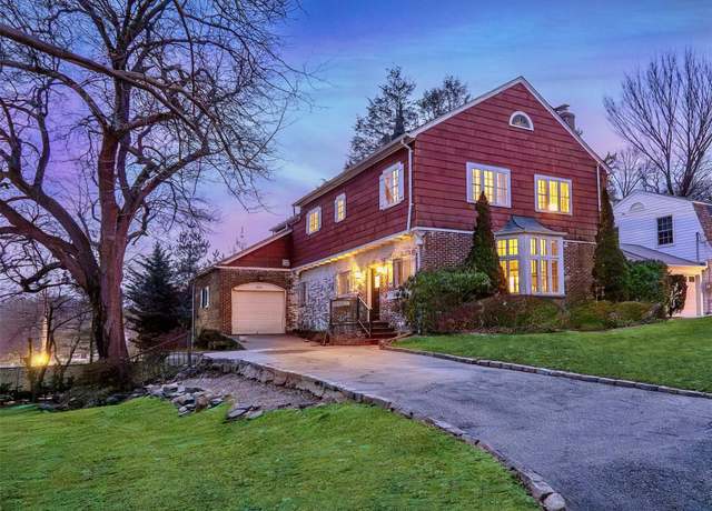 Property at 432 Hunt Ln, Manhasset, NY 11030, 4 beds, 3.5 baths