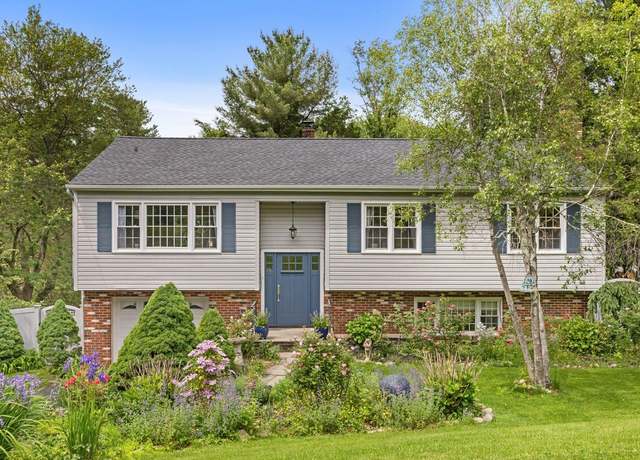 Property at 4 Armstrong St, Cortlandt Manor, NY 10567, 3 beds, 2.5 baths