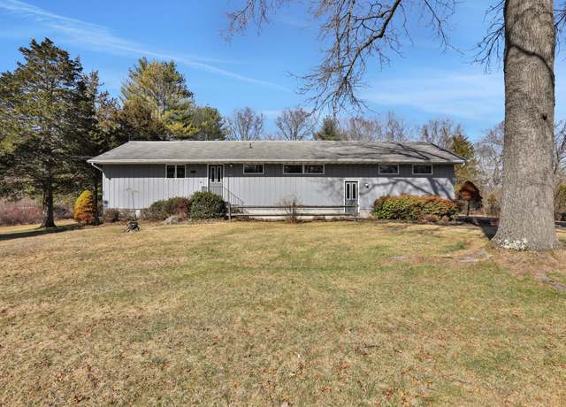 Property at 24 Rivka Rd, Saugerties, NY 12477, 3 beds, 2 baths