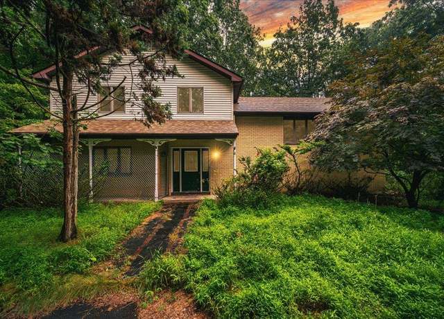 Property at 50 Hunczak Blvd, Lumberland, NY 12737, 3 beds, 2.5 baths
