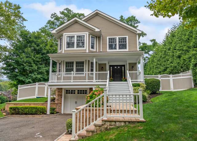 Property at 10 Northwood Cir, Huntington, NY 11743, 4 beds, 3.5 baths