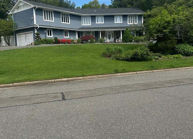 Property at 1 Anvil Ct, Dix Hills, NY 11746, 5 beds, 2.5 baths