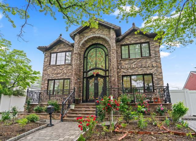 Property at 63-41 252nd St, Little Neck, NY 11362, 4 beds, 4.5 baths