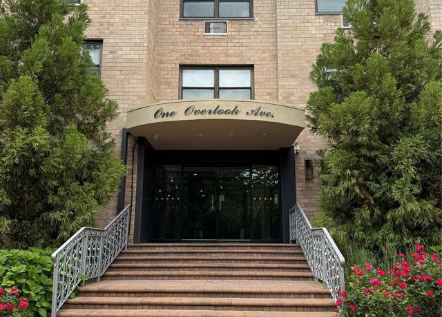 Property at 1 Overlook Ave Unit 1L, Great Neck, NY 11021, 2 beds, 2 baths