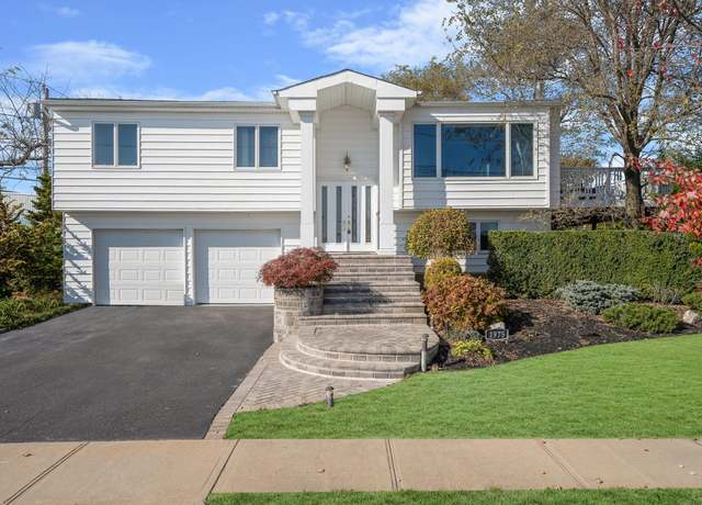 Property at 1975 Bayberry Ave, Merrick, NY 11566, 4 beds, 3 baths