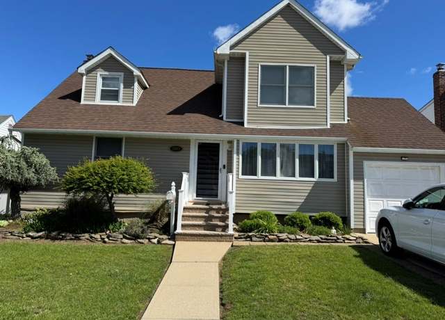Property at 3805 Mansfield Dr, Seaford, NY 11783, 5 beds, 2 baths