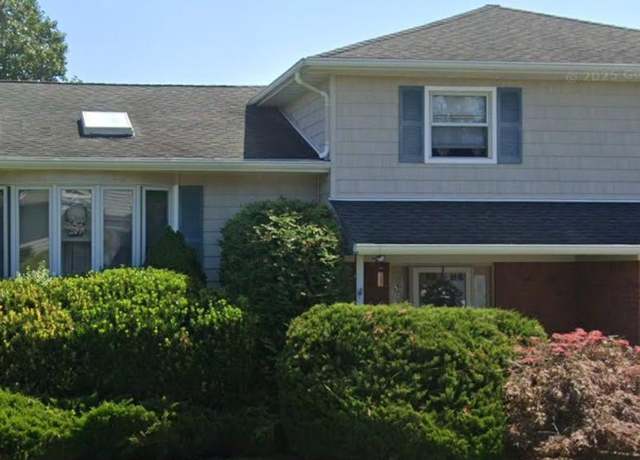 Property at 36 Kenwood Dr, Massapequa, NY 11758, 3 beds, 3 baths