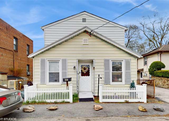 Property at 431 4th St, Mamaroneck, NY 10543, 3 beds, 1 bath