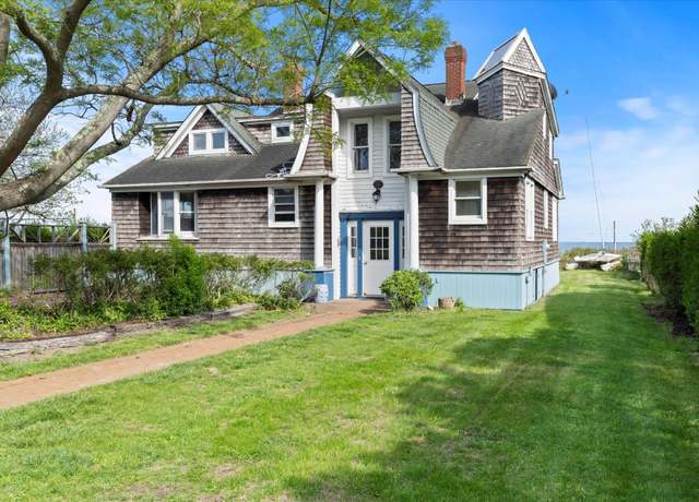 Property at 4 Shore Rd, Bellport Village, NY 11713, 4 beds, 3 baths