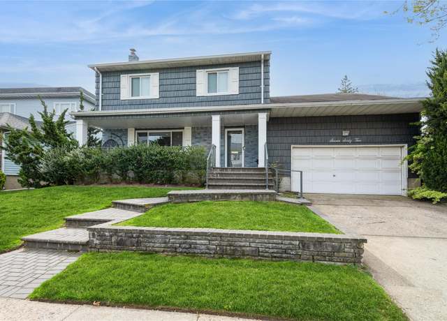Property at 762 Dumont Pl, North Woodmere, NY 11581, 7 beds, 3.5 baths