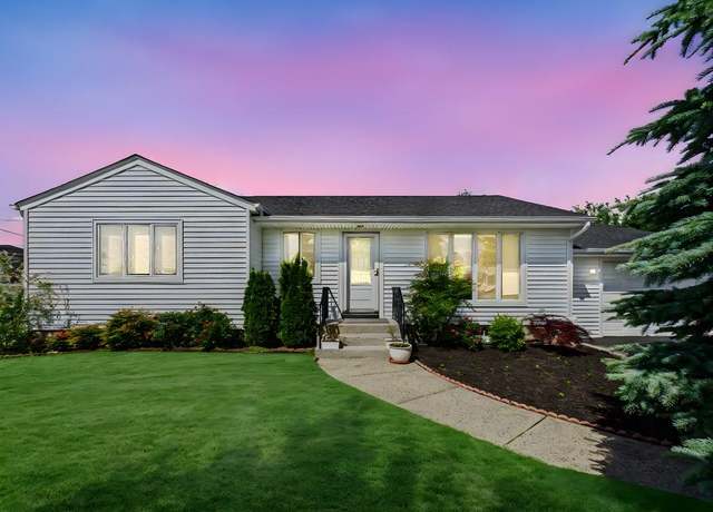 Property at 22 Lenore Ave, Hicksville, NY 11801, 3 beds, 2 baths
