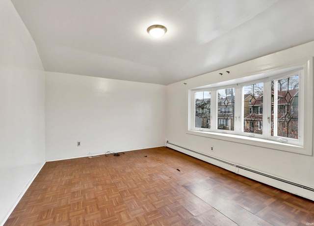 Property at 187-15 Tioga Dr, Saint Albans, NY 11412, 6 beds, 3 baths
