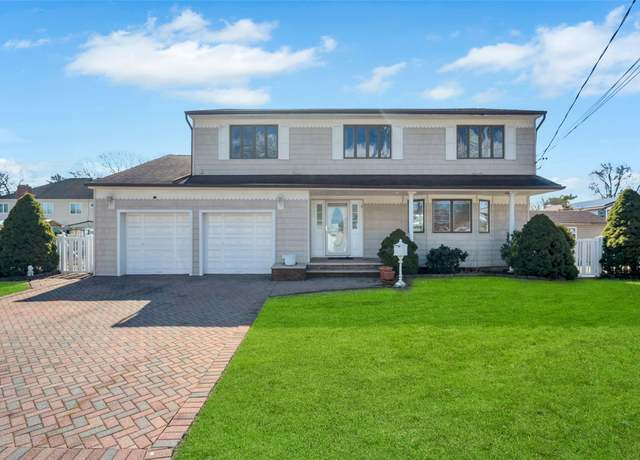 Property at 818 Windmill Ave, West Babylon, NY 11704, 5 beds, 3.5 baths