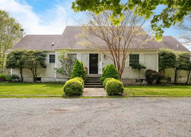 Property at 6 Beech Hollow Ct, Montauk, NY 11954, 4 beds, 4 baths