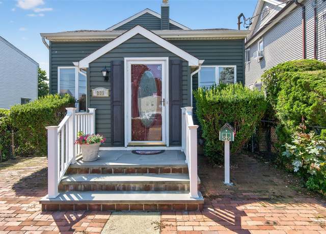 Property at 332 Mineola Ave, Carle Place, NY 11514, 3 beds, 2 baths